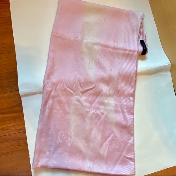 GUCCI WOOL/SILK SCAFT❤️ - Picture 6 of 7